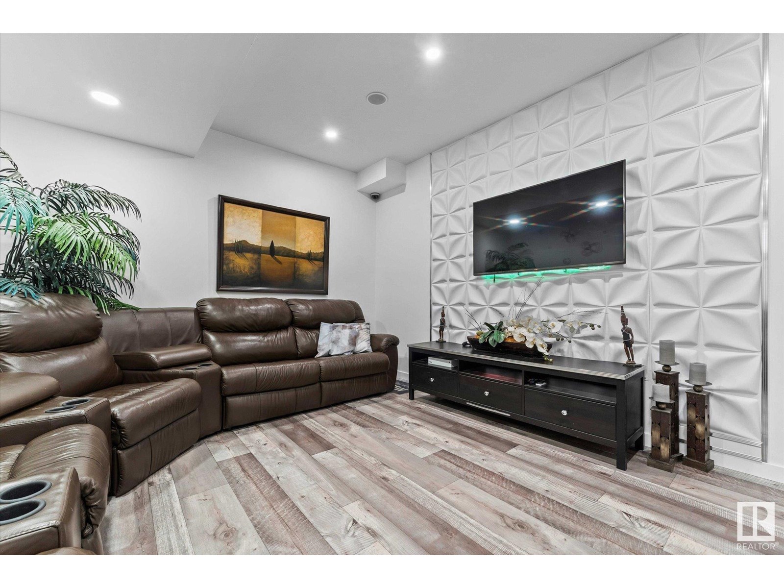 Photo 2 of 9 Brunswyck Cr, Spruce Grove AB