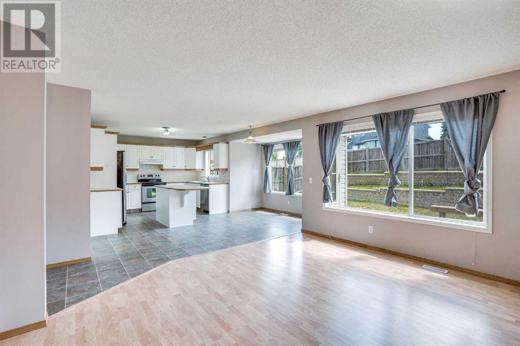 Single Family House for Sale in  Edgevalley Close NW Edgemont Calgary 