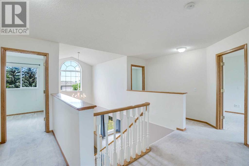 Single Family House for Sale in  Edgevalley Close NW Edgemont Calgary 