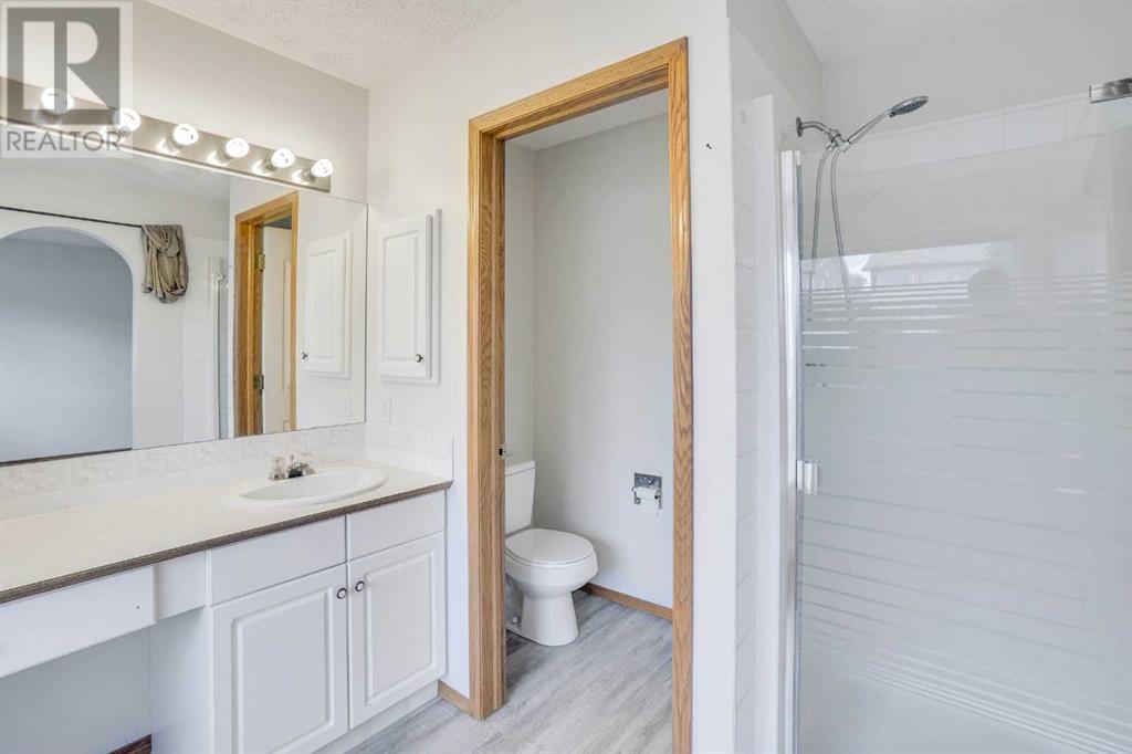 Single Family House for Sale in  Edgevalley Close NW Edgemont Calgary 