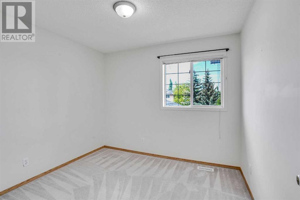Single Family House for Sale in  Edgevalley Close NW Edgemont Calgary 