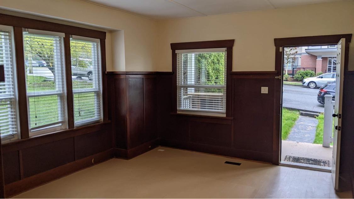 Photo 2 of 33913 Pine Street, Abbotsford BC
