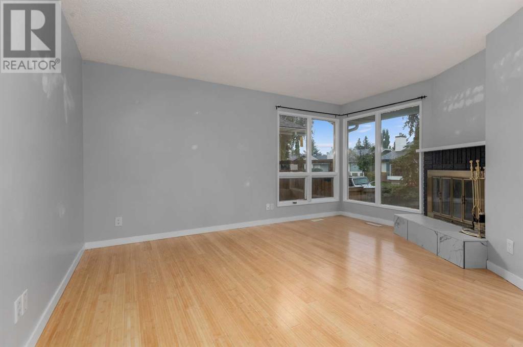 Single Family House Bungalow for Sale in  Woodglen Close SW Woodbine Calgary 