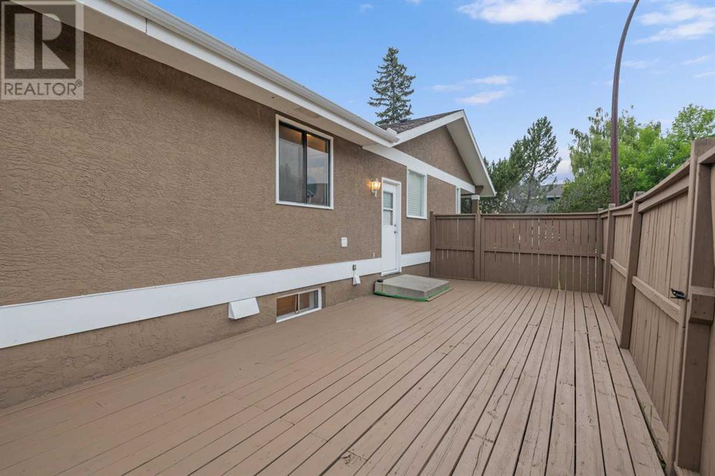 Single Family House Bungalow for Sale in  Woodglen Close SW Woodbine Calgary 