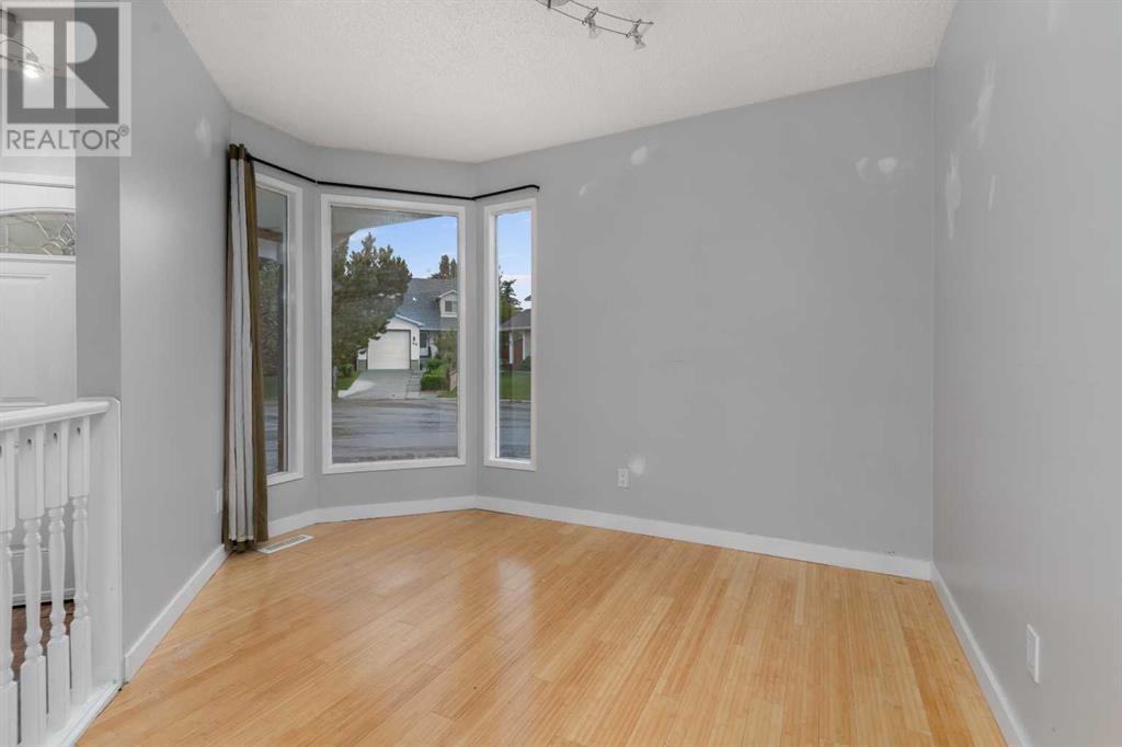 Single Family House Bungalow for Sale in  Woodglen Close SW Woodbine Calgary 