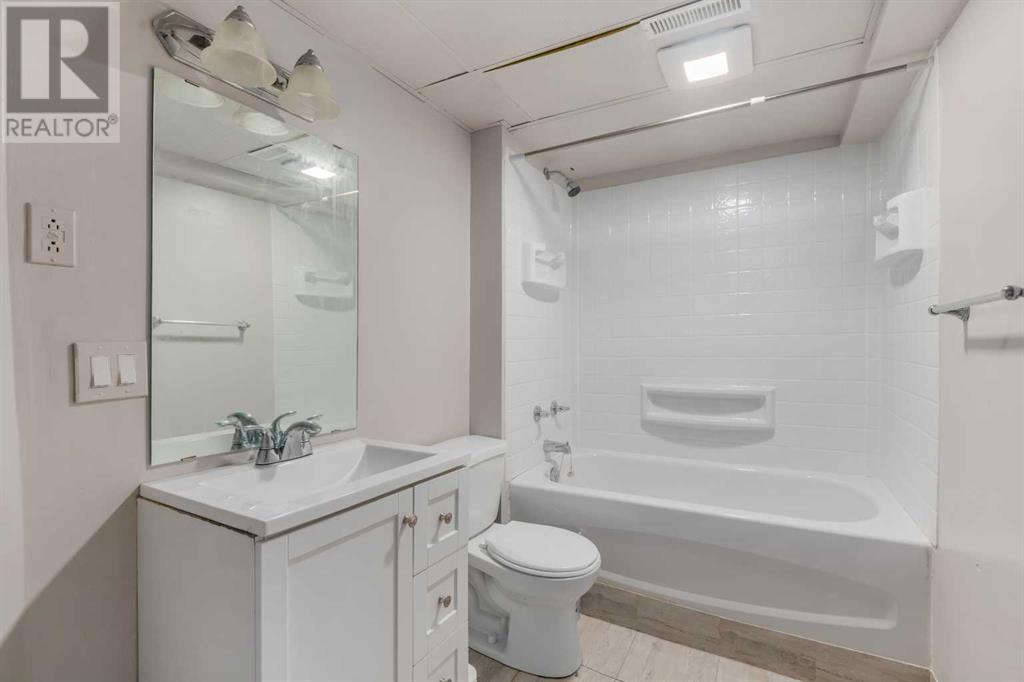 Single Family House Bungalow for Sale in  Woodglen Close SW Woodbine Calgary 