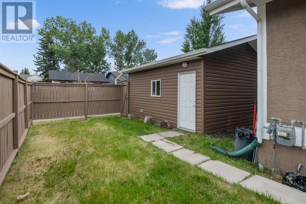 Single Family House Bungalow for Sale in  Woodglen Close SW Woodbine Calgary 