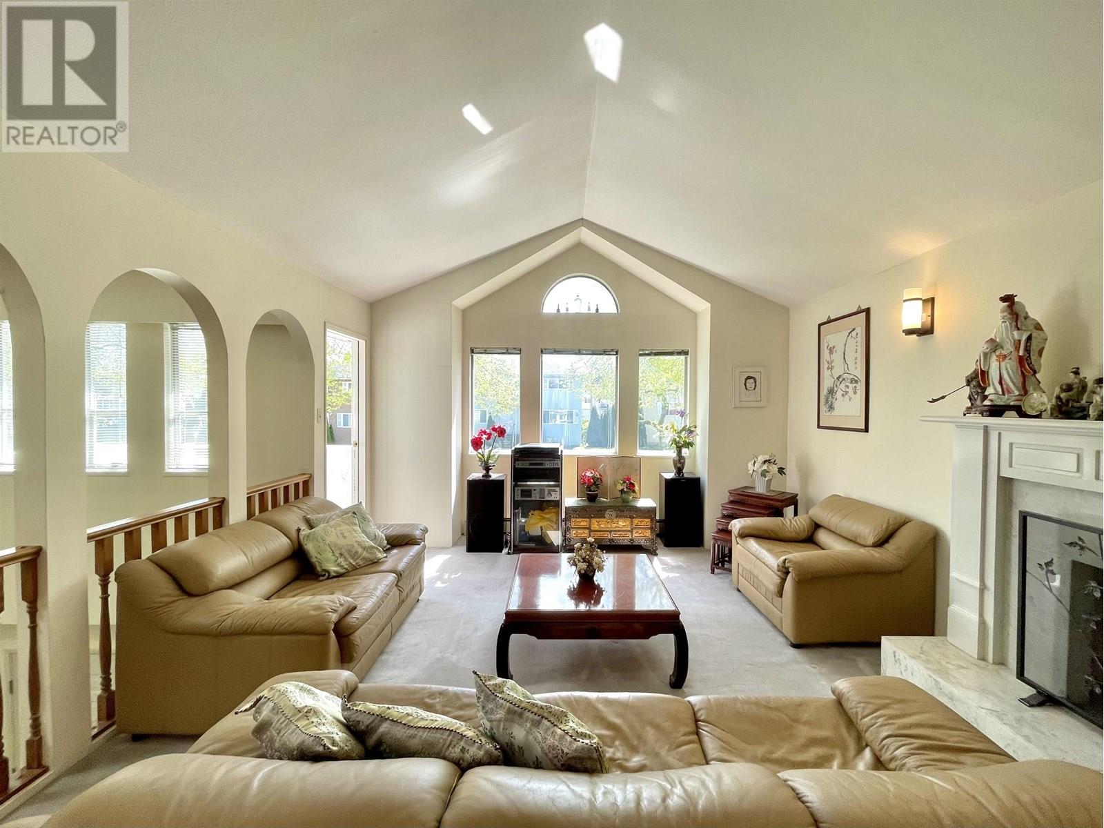 Photo 2 of 937 W 18th Avenue, Vancouver BC