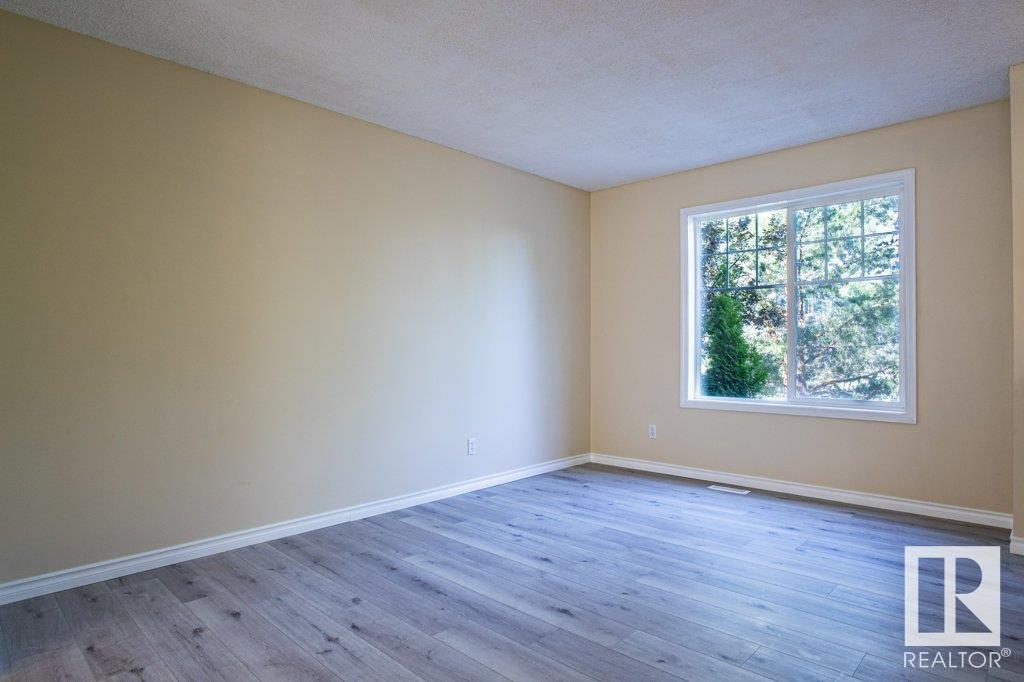 Photo 6 of 41 8304 11 Av Sw, Edmonton AB