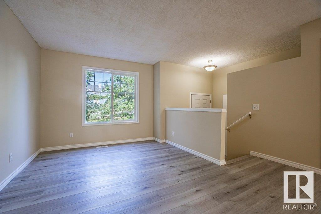 Photo 7 of 41 8304 11 Av Sw, Edmonton AB