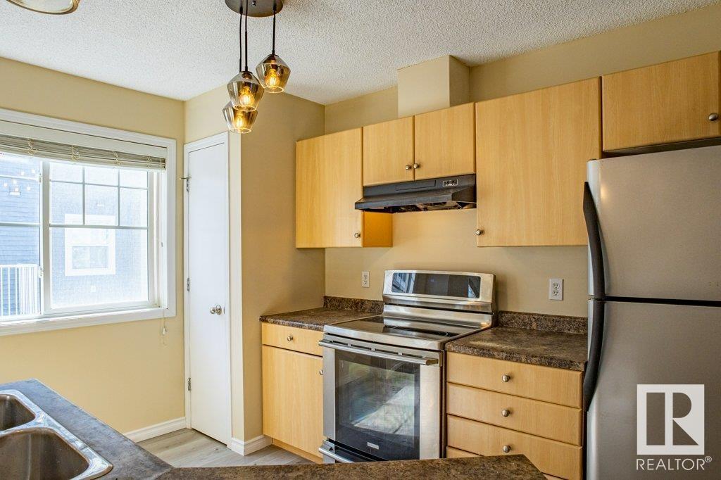 Photo 17 of 41 8304 11 Av Sw, Edmonton AB
