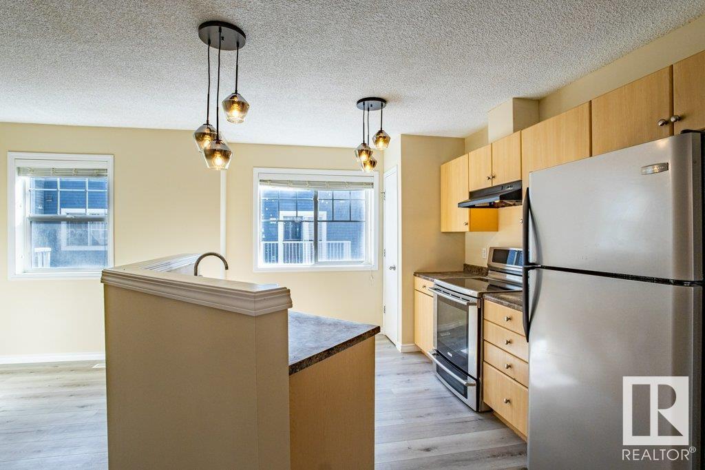 Photo 14 of 41 8304 11 Av Sw, Edmonton AB