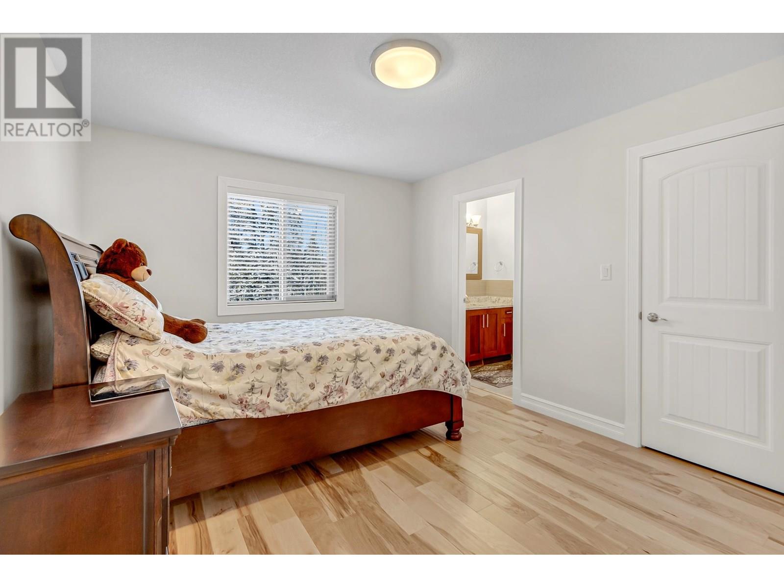 Photo 13 of 3228 Parkview Crescent, Prince George BC