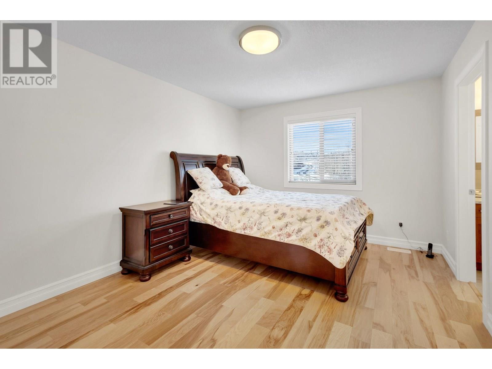 Photo 12 of 3228 Parkview Crescent, Prince George BC