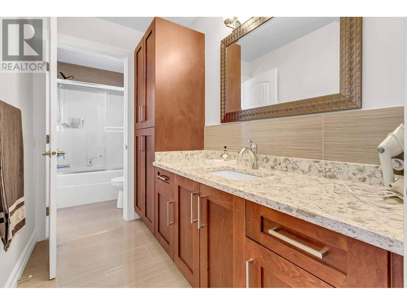 Photo 24 of 3228 Parkview Crescent, Prince George BC
