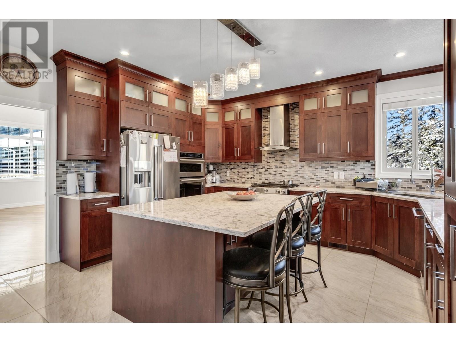 Photo 6 of 3228 Parkview Crescent, Prince George BC