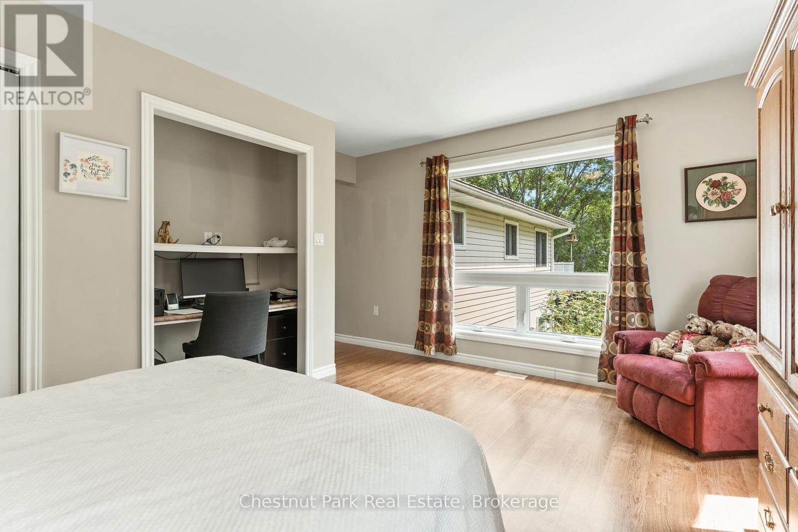 Photo 15 of 1054 Green Lake Road, Algonquin Highlands ON