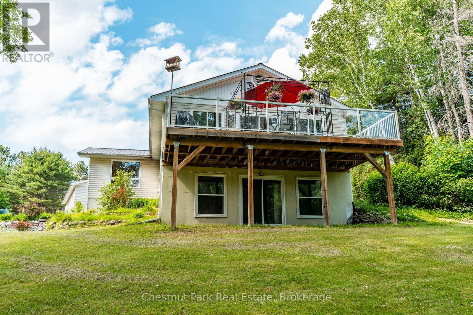 Photo 35 of 1054 Green Lake Road, Algonquin Highlands ON