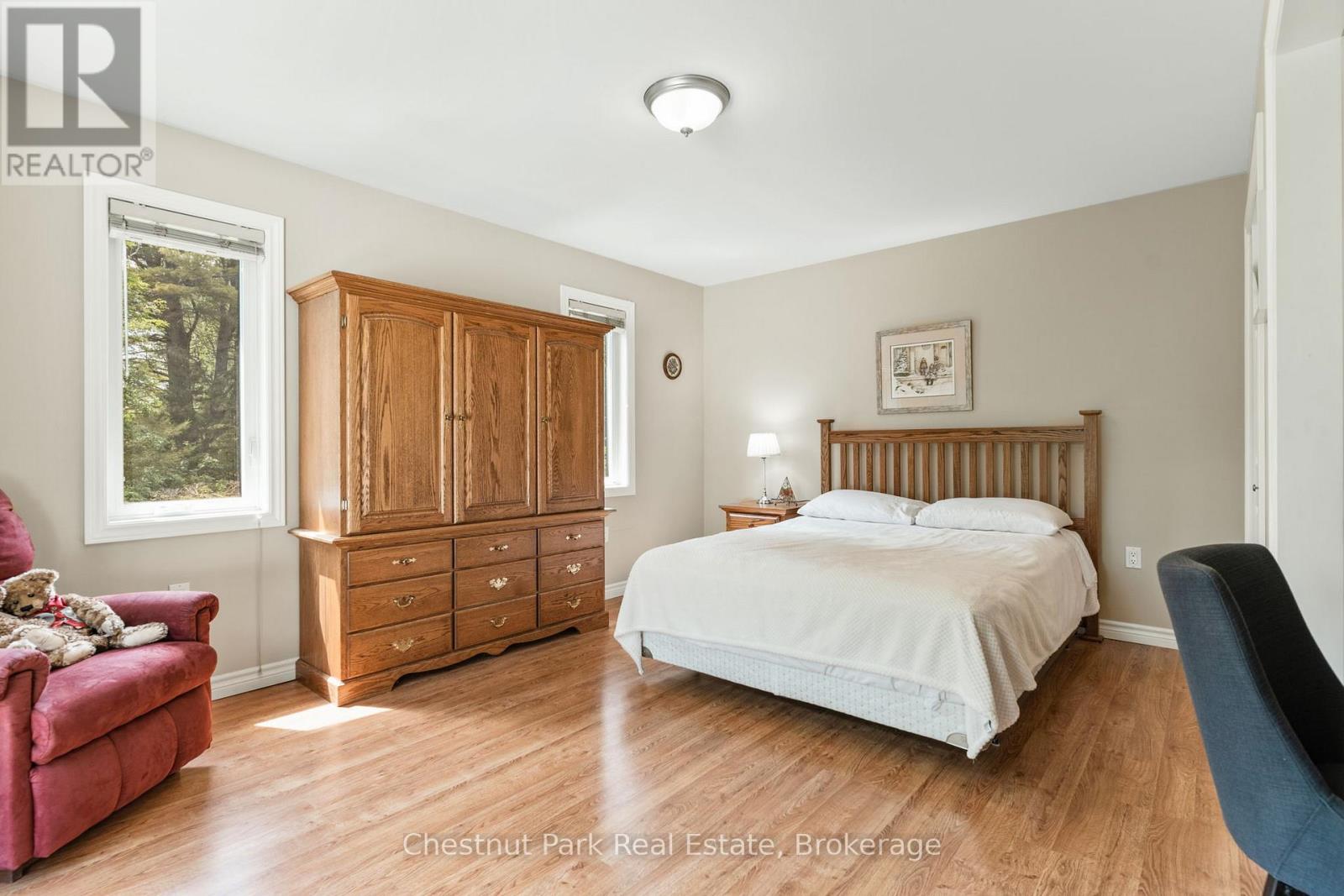 Photo 14 of 1054 Green Lake Road, Algonquin Highlands ON