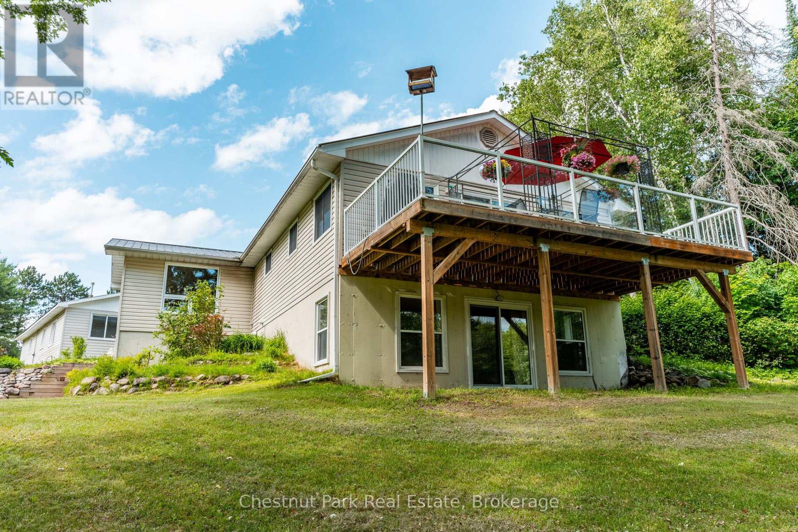 Photo 34 of 1054 Green Lake Road, Algonquin Highlands ON