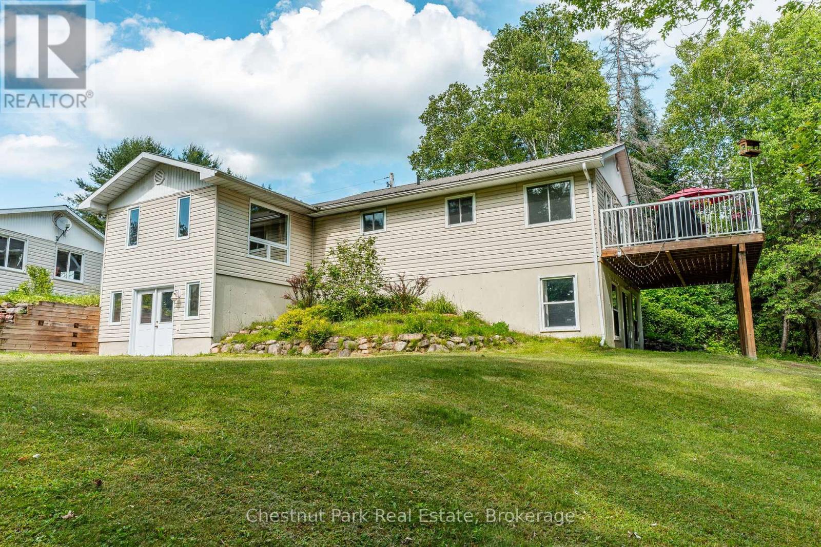 Photo 30 of 1054 Green Lake Road, Algonquin Highlands ON
