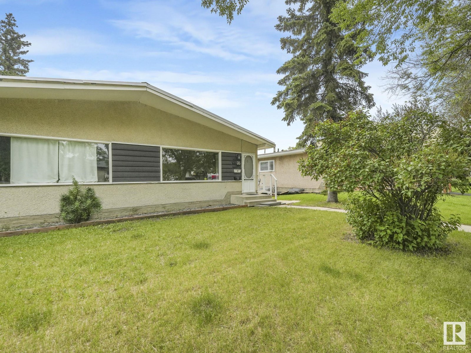 Photo 2 of 35 Grand Dr, Camrose AB