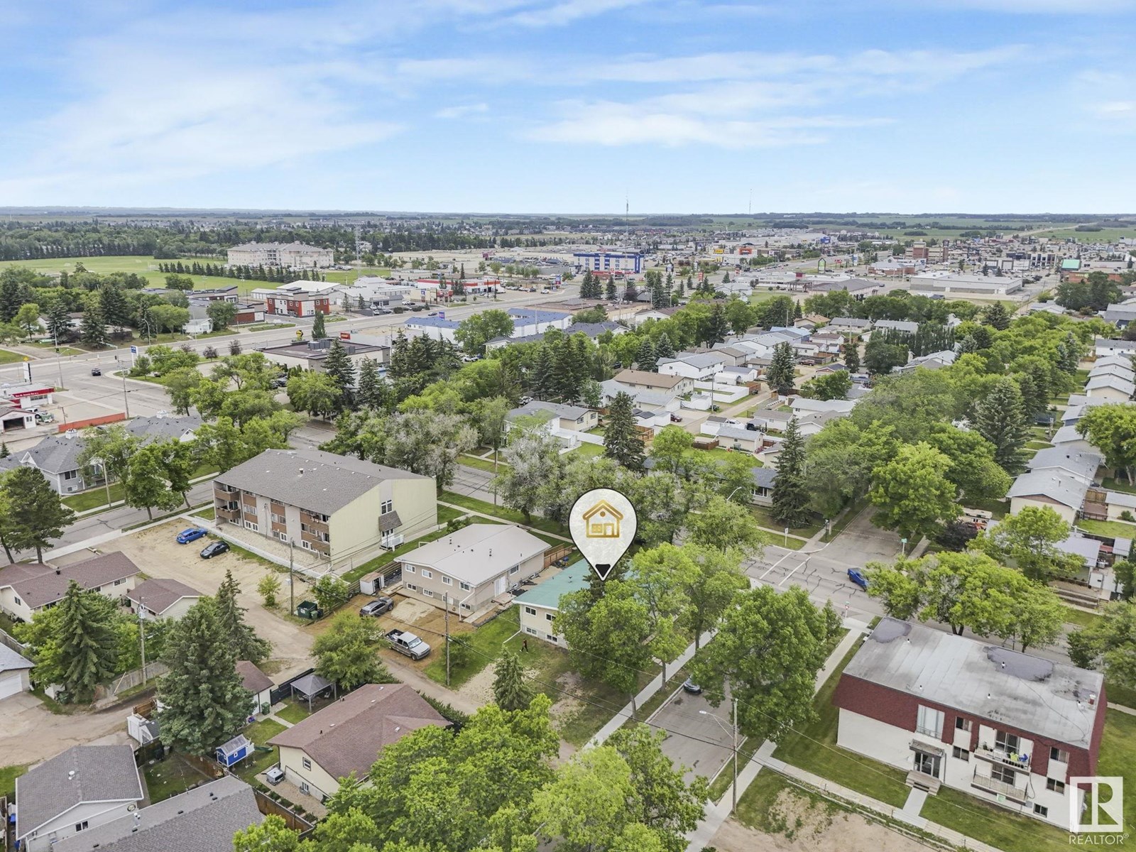 Photo 61 of 35 Grand Dr, Camrose AB