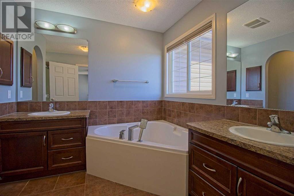 Single Family House for Sale in  Bridlerange Place SW Bridlewood Calgary 