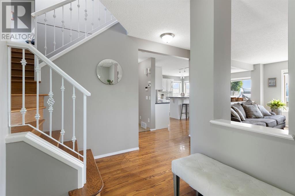 Single Family House for Sale in  Somerglen Close SW Somerset Calgary 