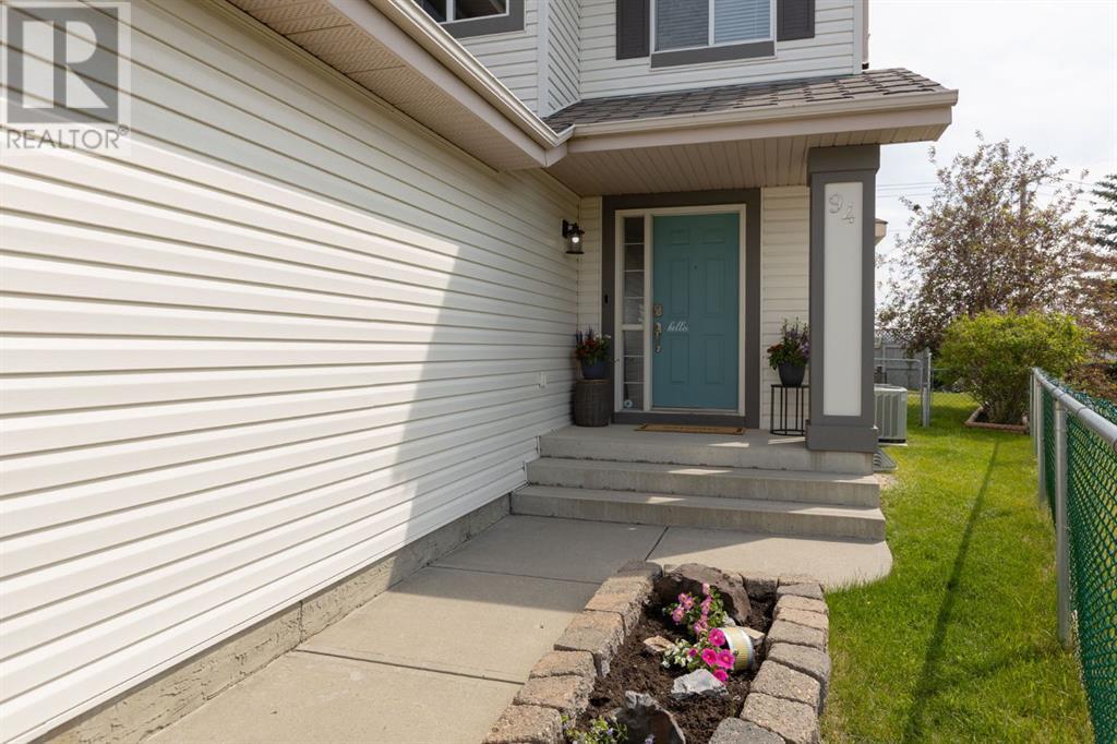 Single Family House for Sale in  Somerglen Close SW Somerset Calgary 
