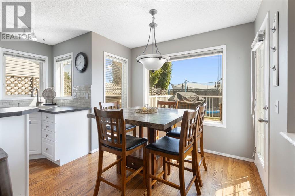 Single Family House for Sale in  Somerglen Close SW Somerset Calgary 
