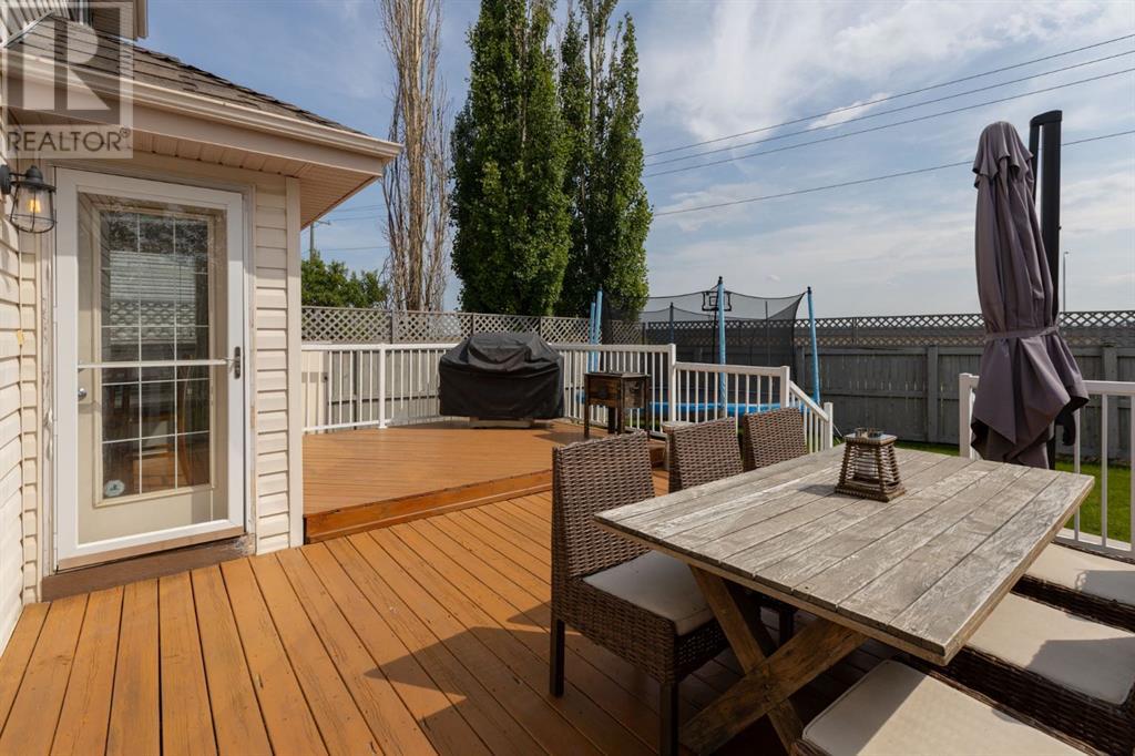 Single Family House for Sale in  Somerglen Close SW Somerset Calgary 