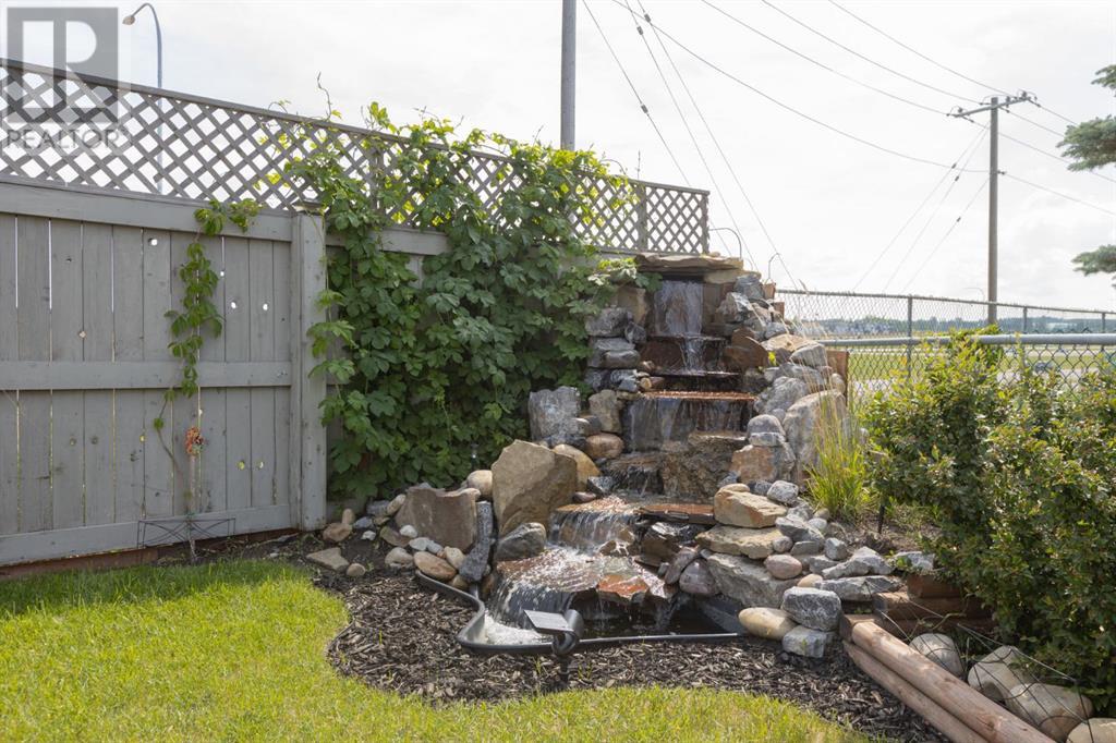 Single Family House for Sale in  Somerglen Close SW Somerset Calgary 