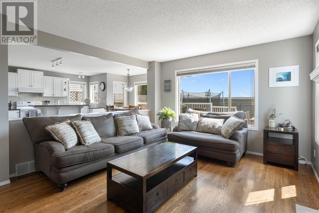 Single Family House for Sale in  Somerglen Close SW Somerset Calgary 