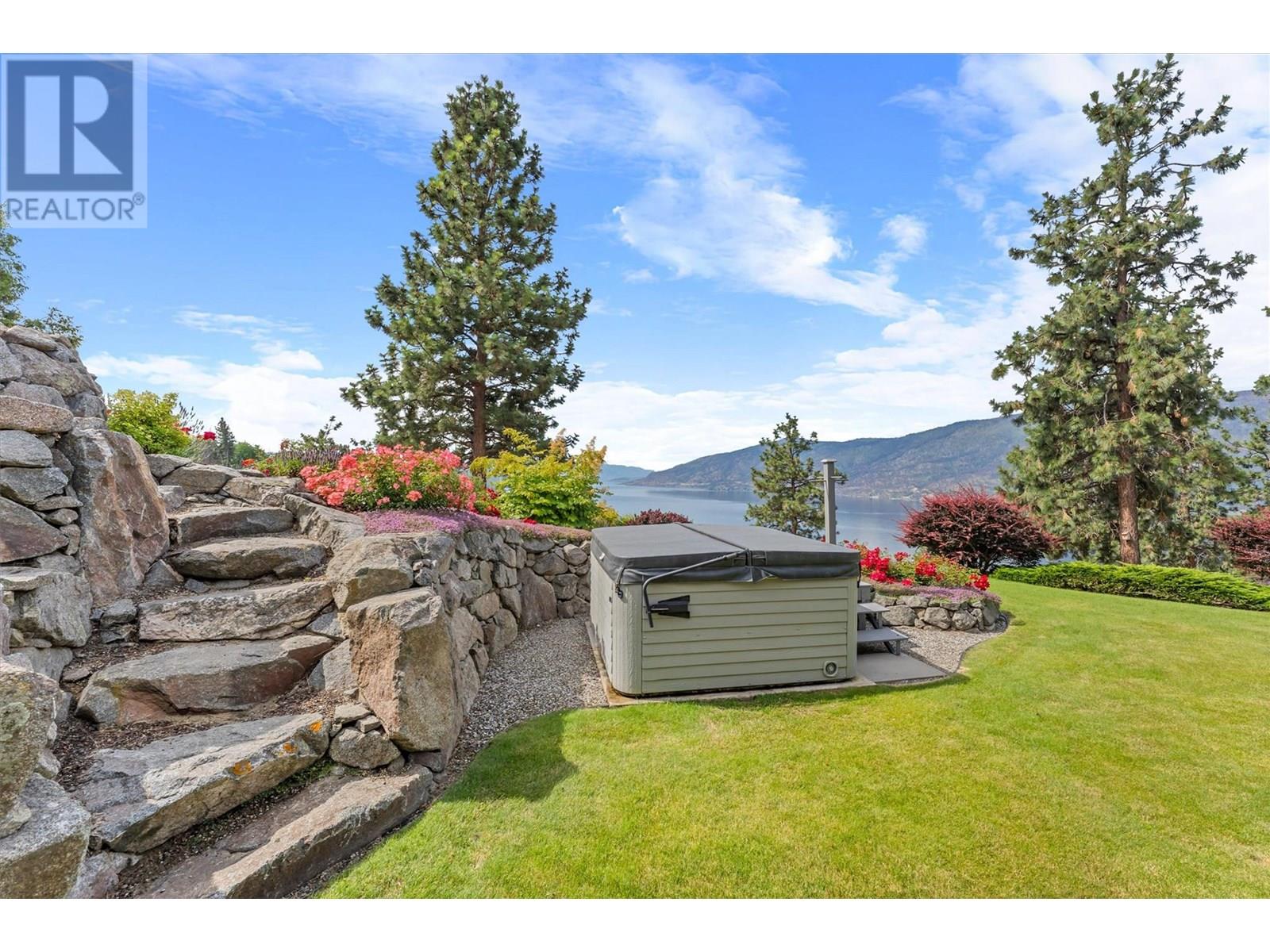 10726 Nighthawk Road Unit# 30, Lake Country