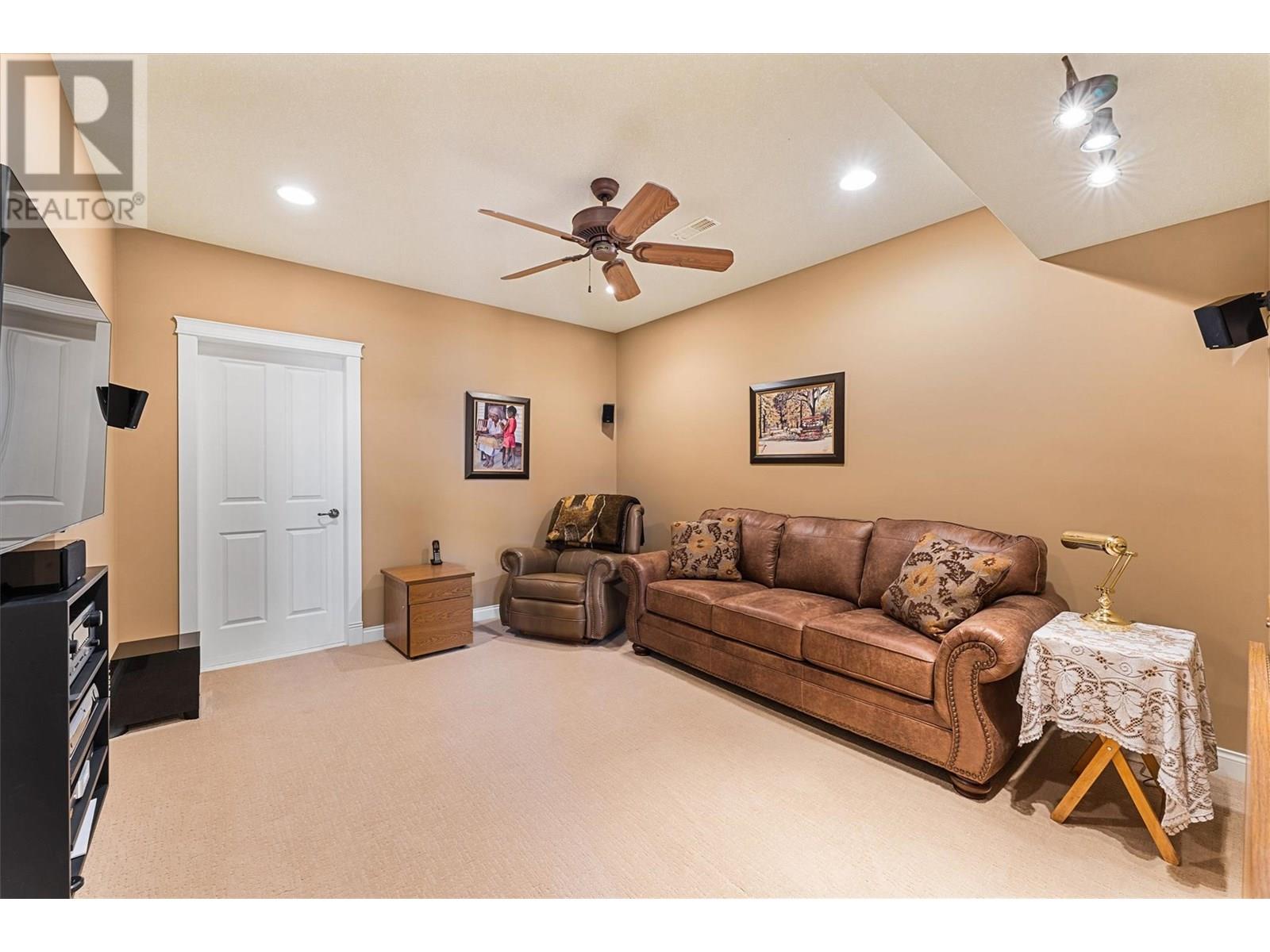 10726 Nighthawk Road Unit# 30, Lake Country