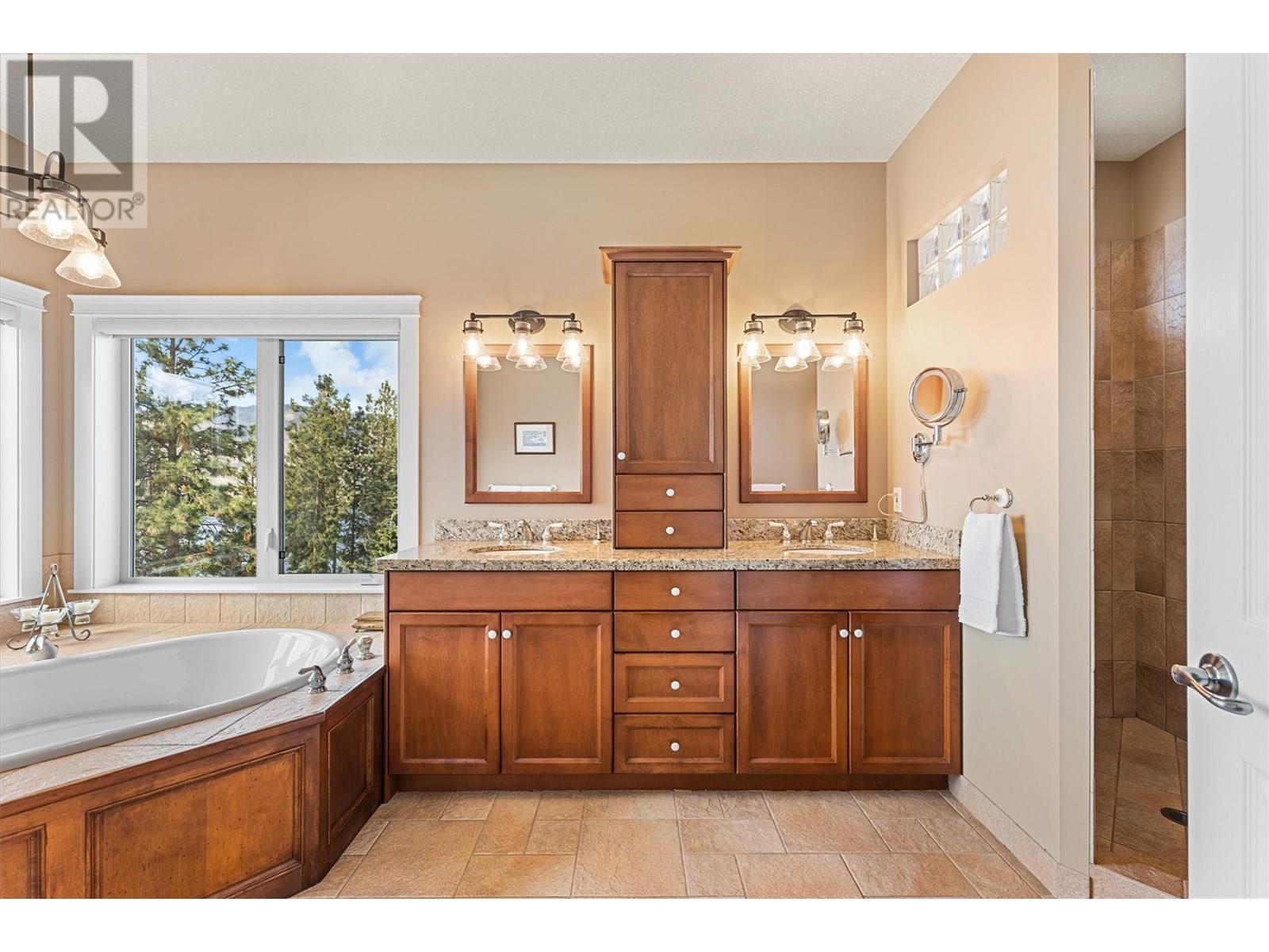 10726 Nighthawk Road Unit# 30, Lake Country