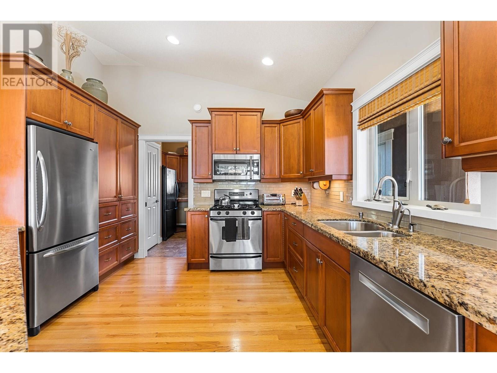10726 Nighthawk Road Unit# 30, Lake Country