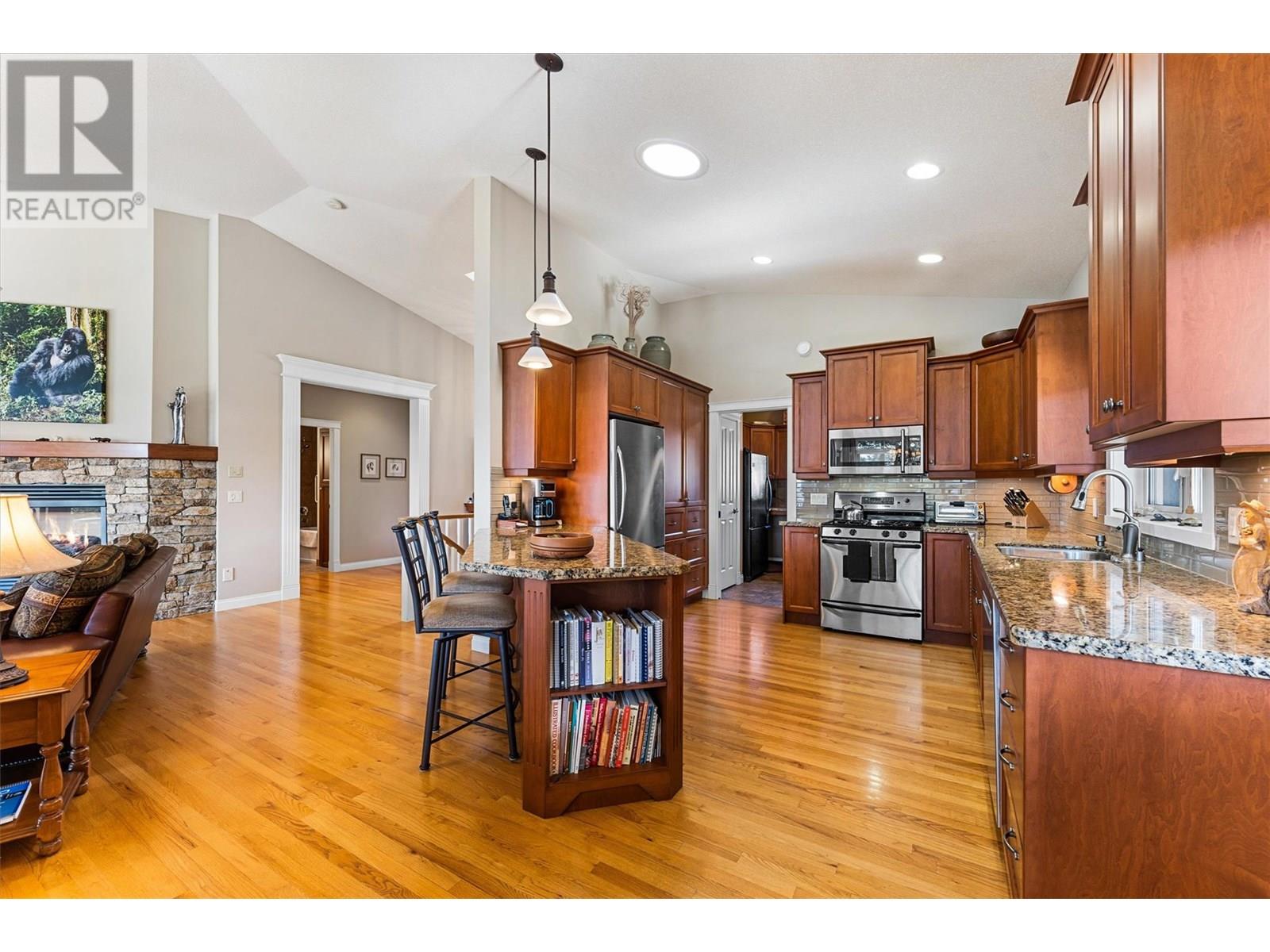 10726 Nighthawk Road Unit# 30, Lake Country