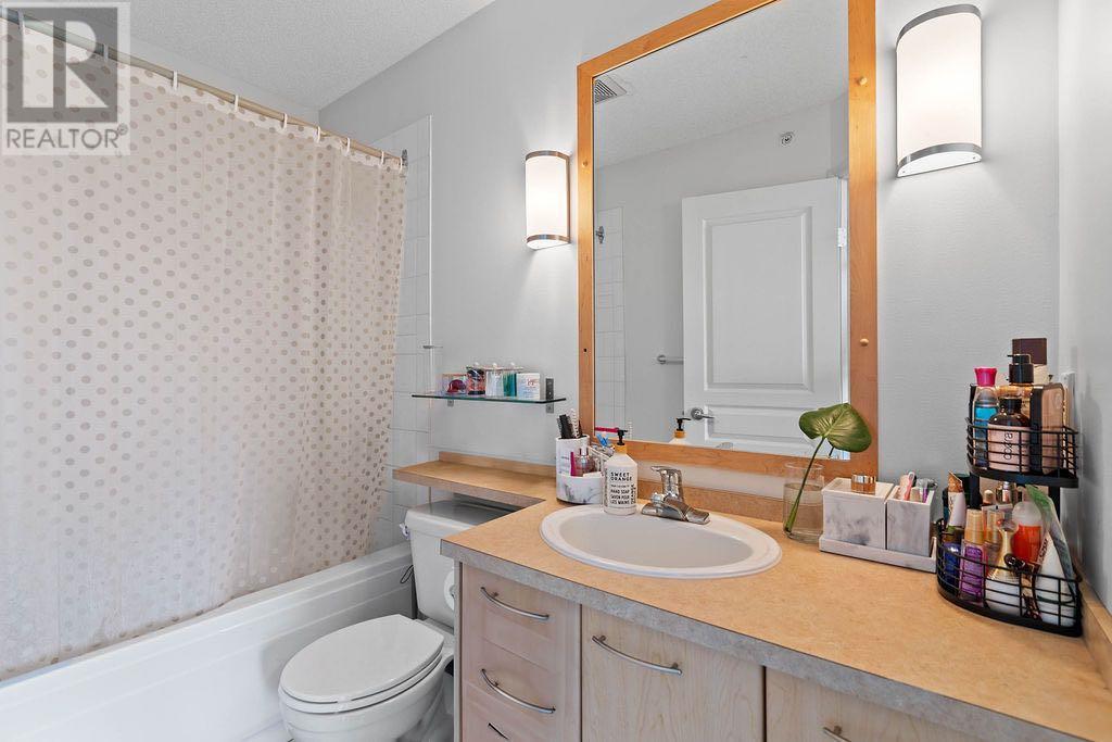 Single Family House for Sale in   Richard Place SW Lincoln Park Calgary 