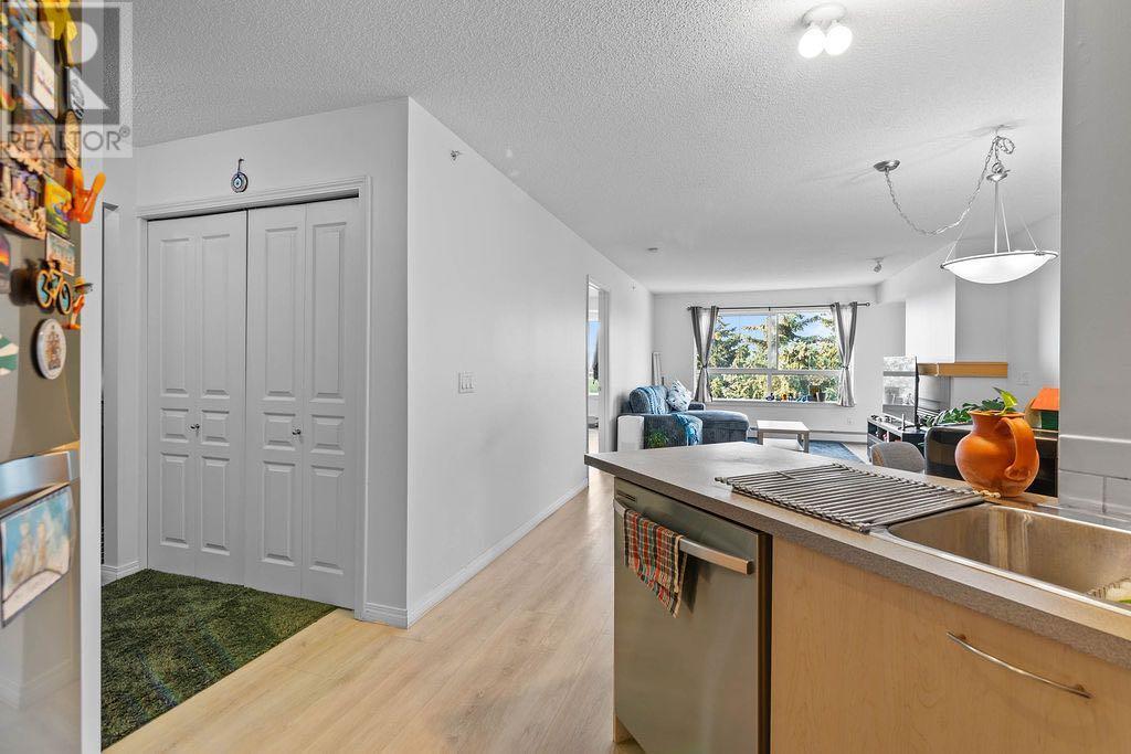 Single Family House for Sale in   Richard Place SW Lincoln Park Calgary 