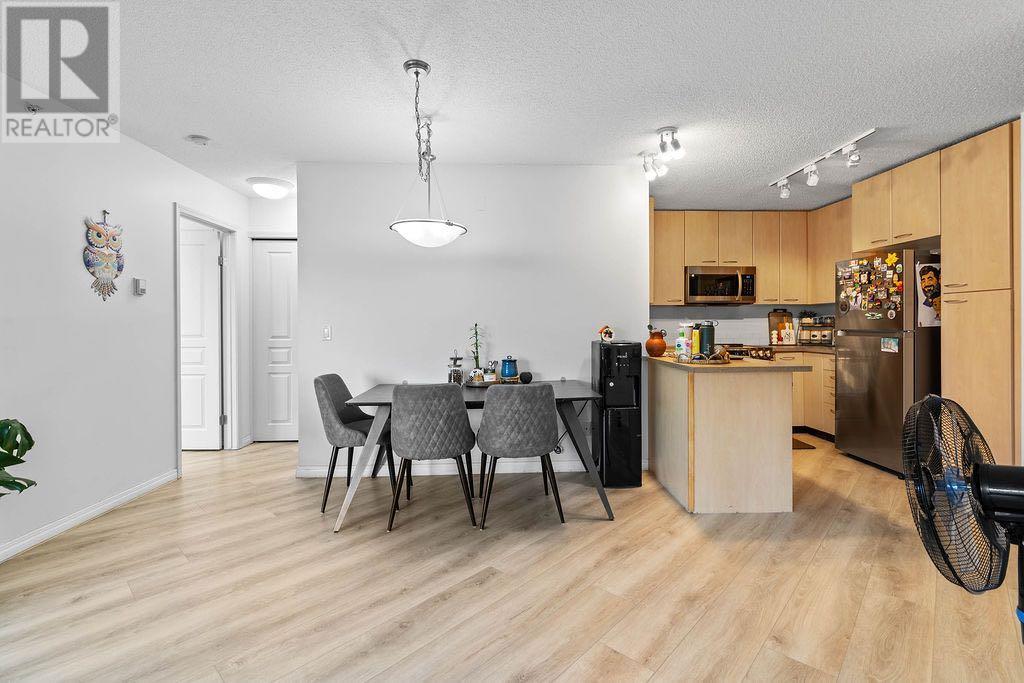 Single Family House for Sale in   Richard Place SW Lincoln Park Calgary 