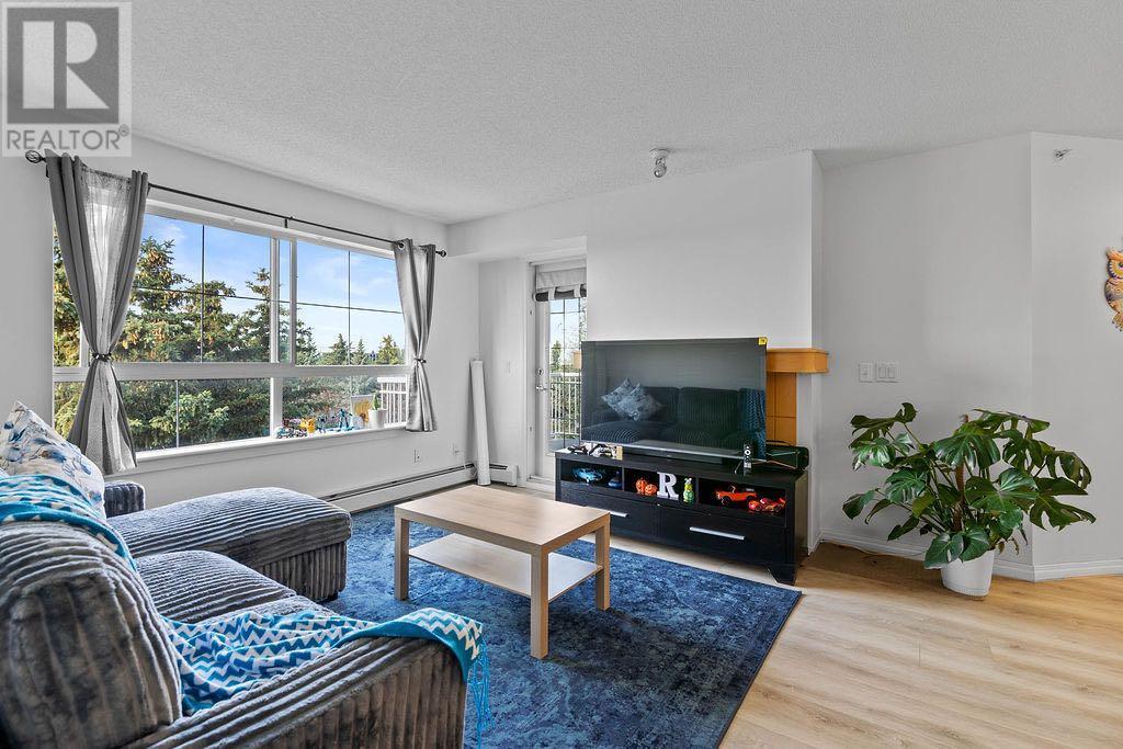 Single Family House for Sale in   Richard Place SW Lincoln Park Calgary 
