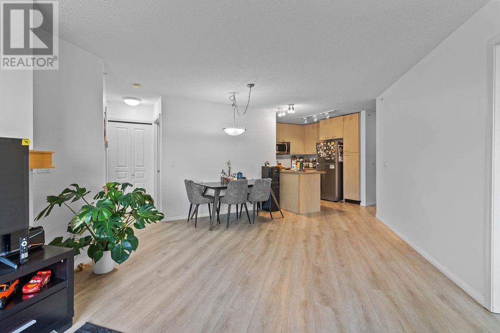 Single Family House for Sale in   Richard Place SW Lincoln Park Calgary 