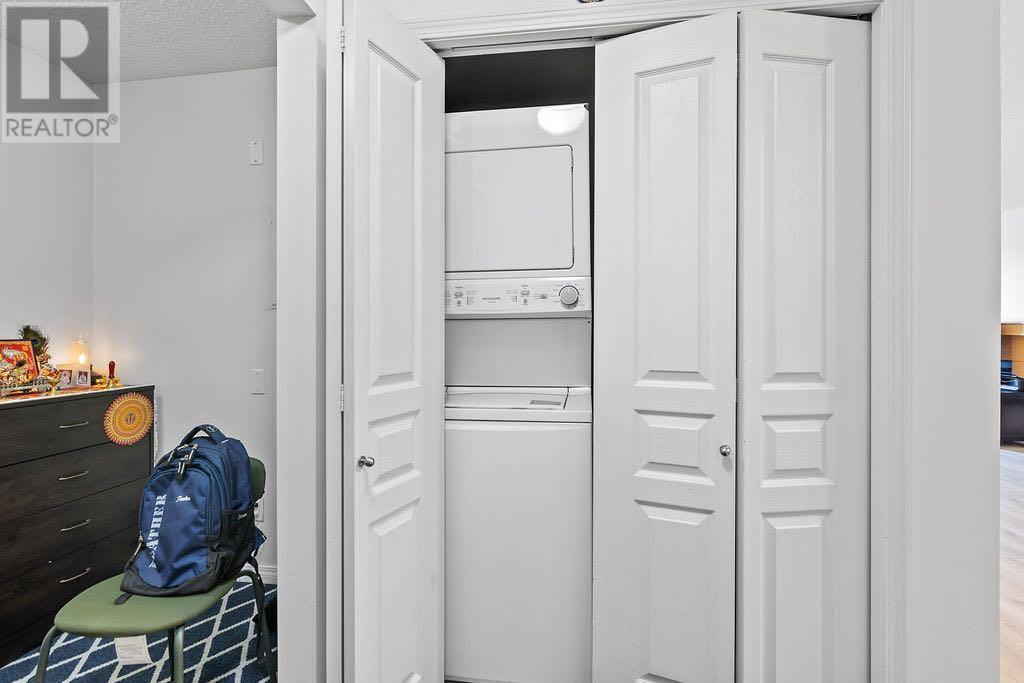 Single Family House for Sale in   Richard Place SW Lincoln Park Calgary 