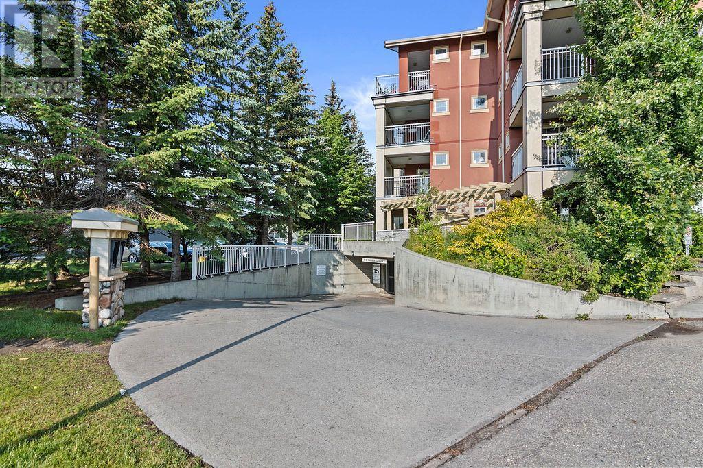 Single Family House for Sale in   Richard Place SW Lincoln Park Calgary 
