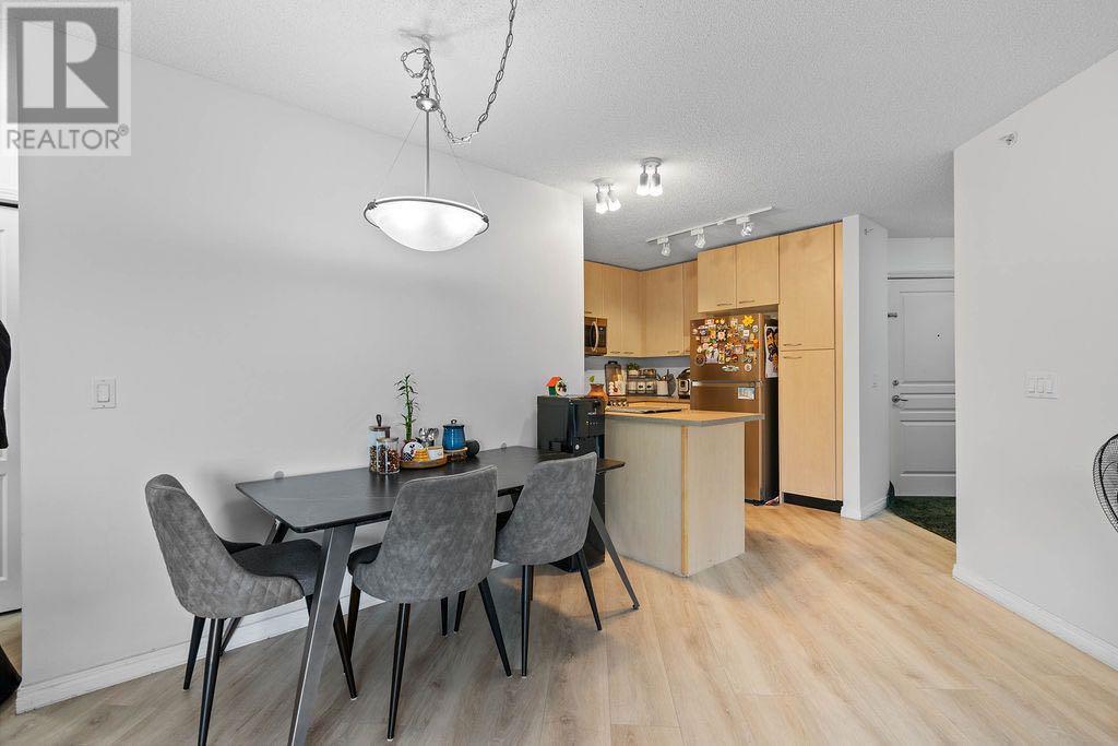 Single Family House for Sale in   Richard Place SW Lincoln Park Calgary 