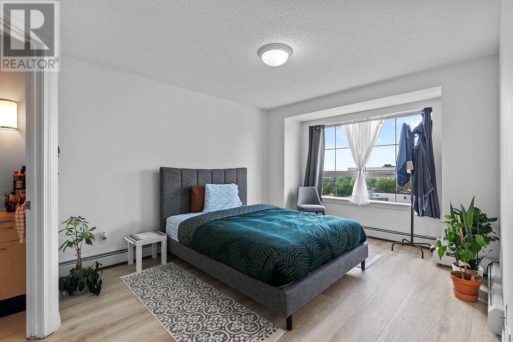 Single Family House for Sale in   Richard Place SW Lincoln Park Calgary 