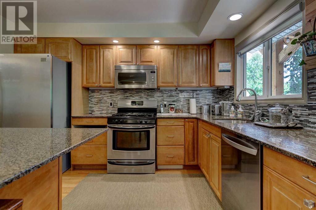 Single Family House 4 Level for Sale in  Wildwood Drive SW Wildwood Calgary 