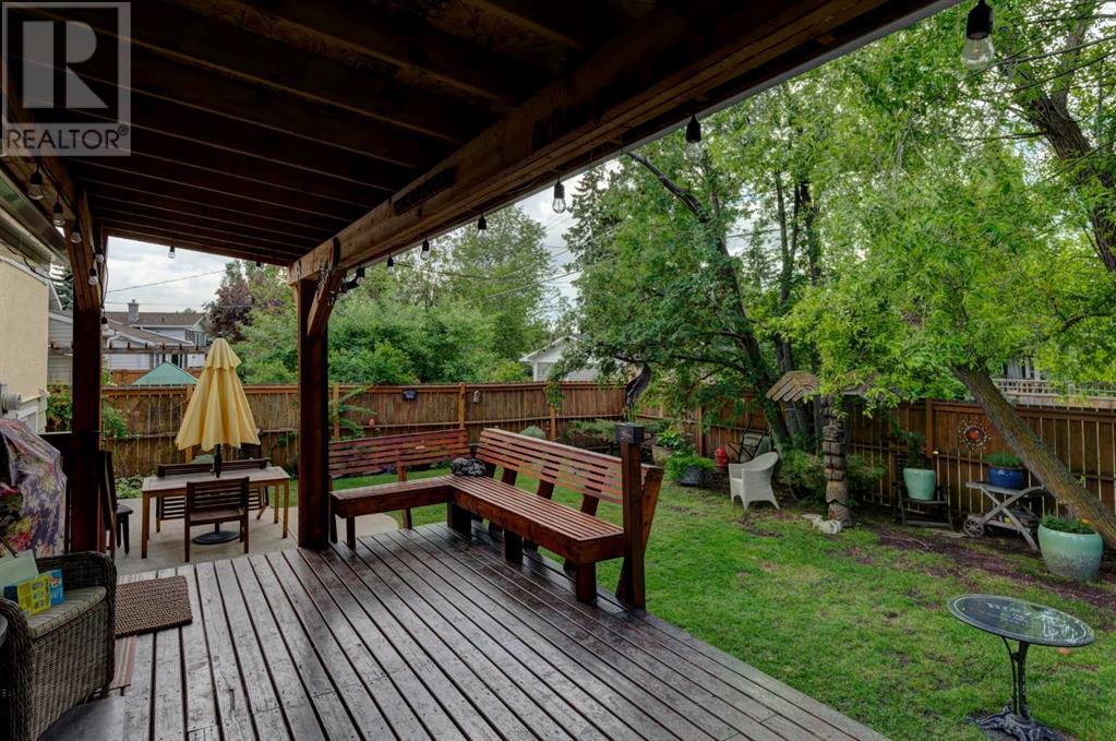 Single Family House 4 Level for Sale in  Wildwood Drive SW Wildwood Calgary 